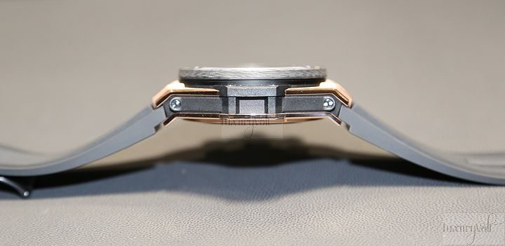 HUBLOT FIFA WATCH YELLOW GREEN GOLD REAL HANDS ON PRICE, PICS-1